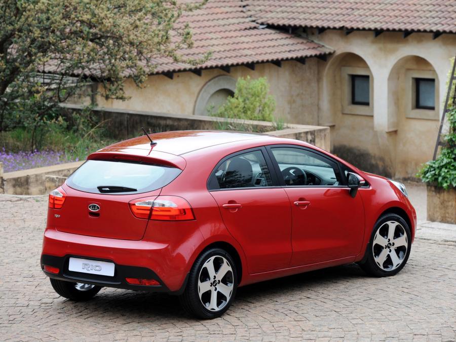  Kia Rio 5-Door 2011 года  (ZA) (фото 7 из 24)